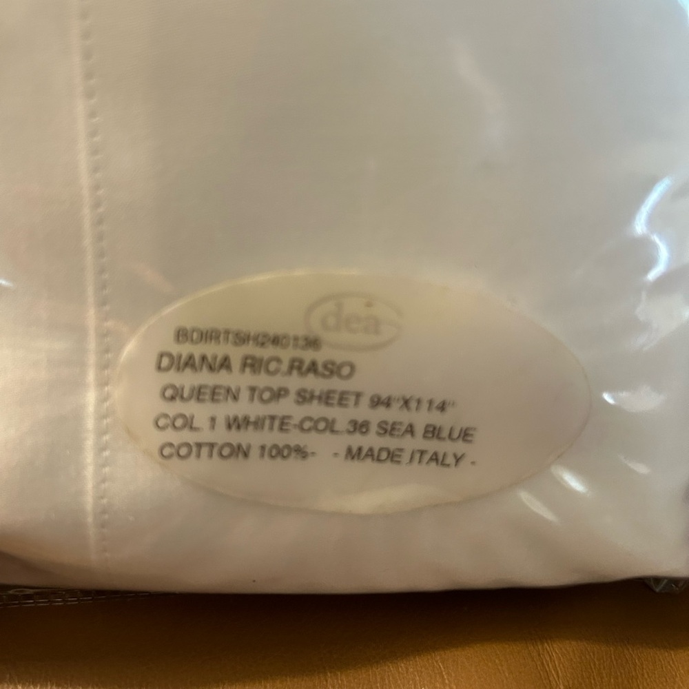 Dea luxury linens .... DIANA RIC.RASO...Queen top sheet 94x 114..